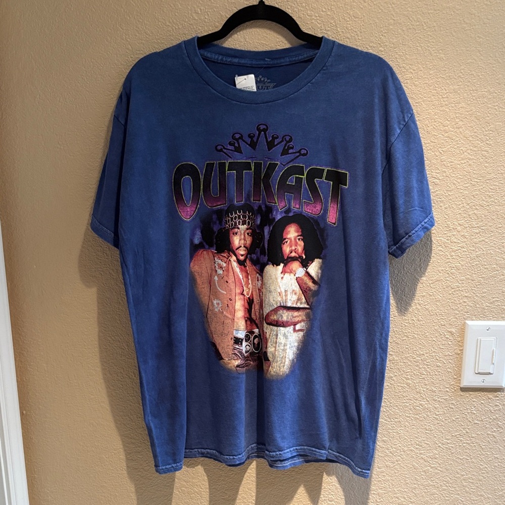 Outkast Unisex Graphic T-Shirt (Blueish-Purple) L